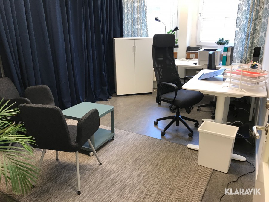 Kontorsmöbler (el-bord)