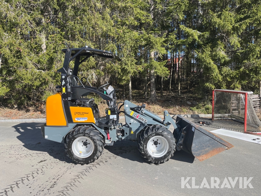 Kompaktlastare Giant D263SW X-TRA