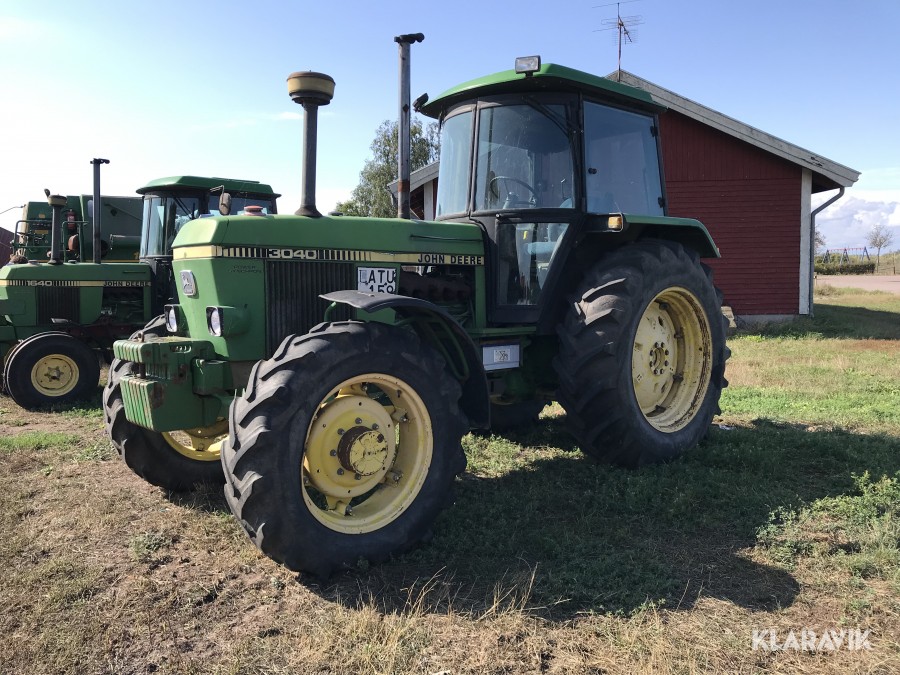 Traktor John Deere 3040 4wd