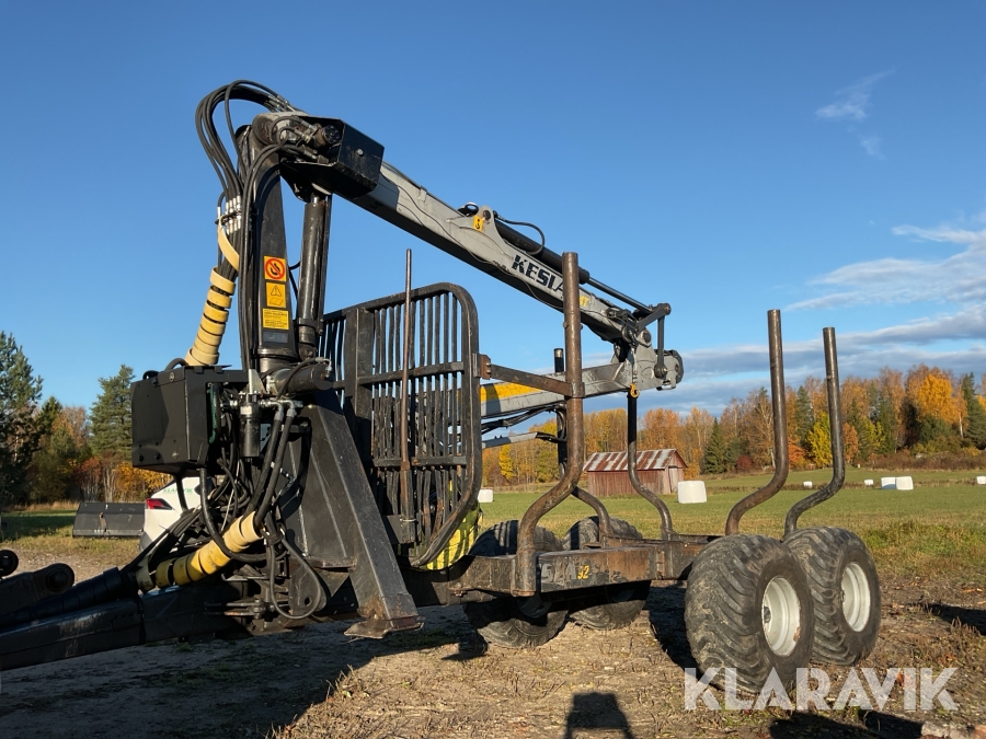 Skogsvagn Kesla 92 med kran 204T