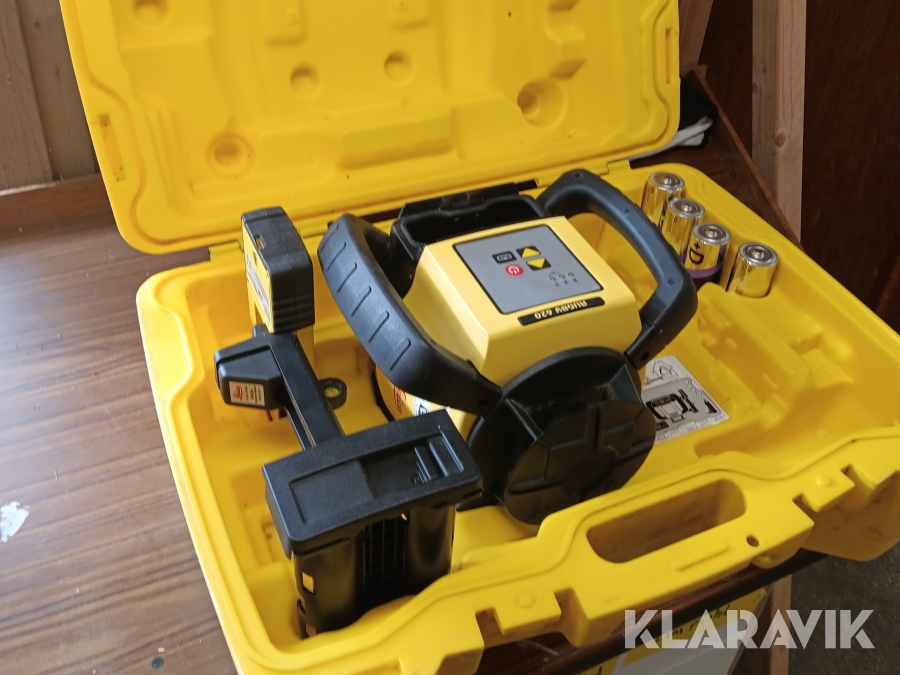 Rotationslaser Leica Rugby 620 med stativ och mätsticka