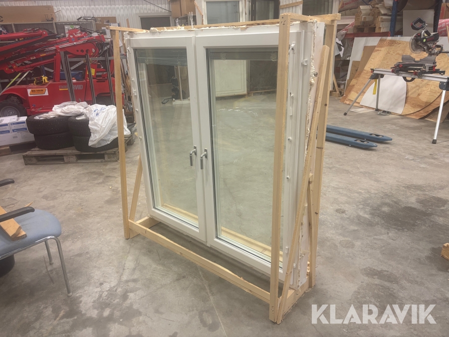 2 - luftsfönster 1 st RM Fönster med persienn