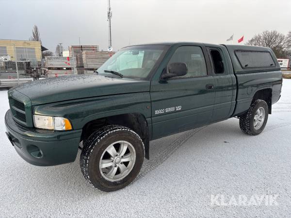 Pickup Dodge RAM 1500 v8 Magnum