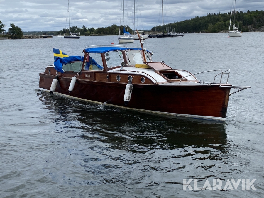 Kustkryssare i mahogny