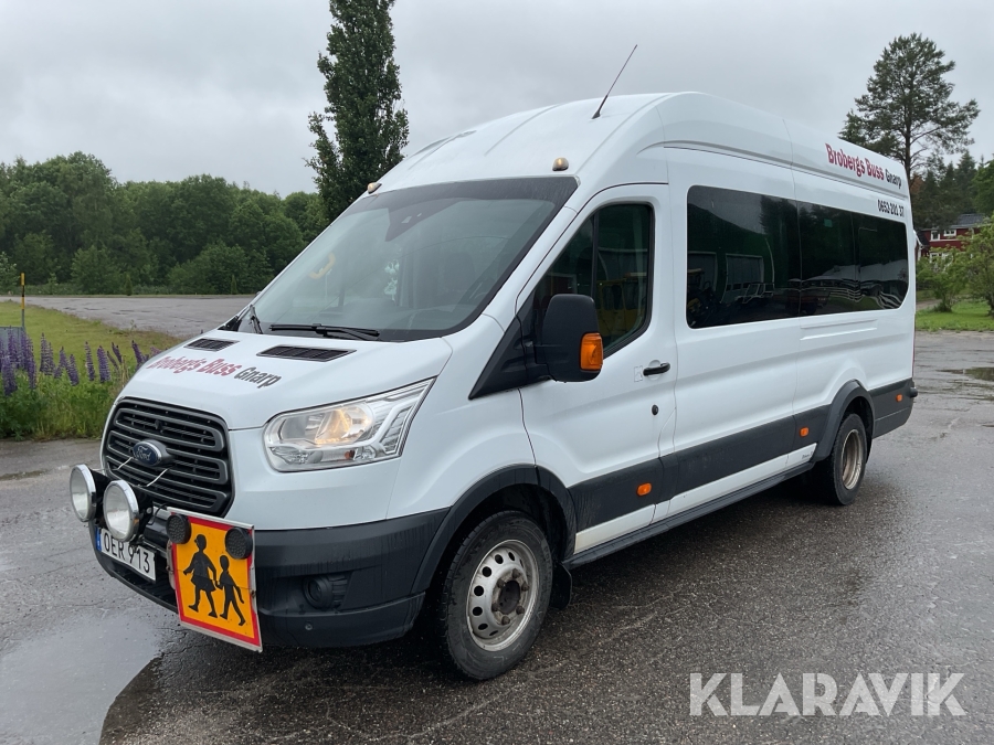 Minibuss Ford Transit 17 passagerare
