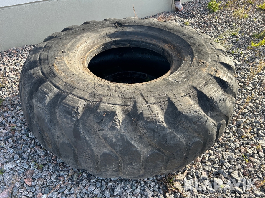 Skogsdäck 23.5-25 Good year