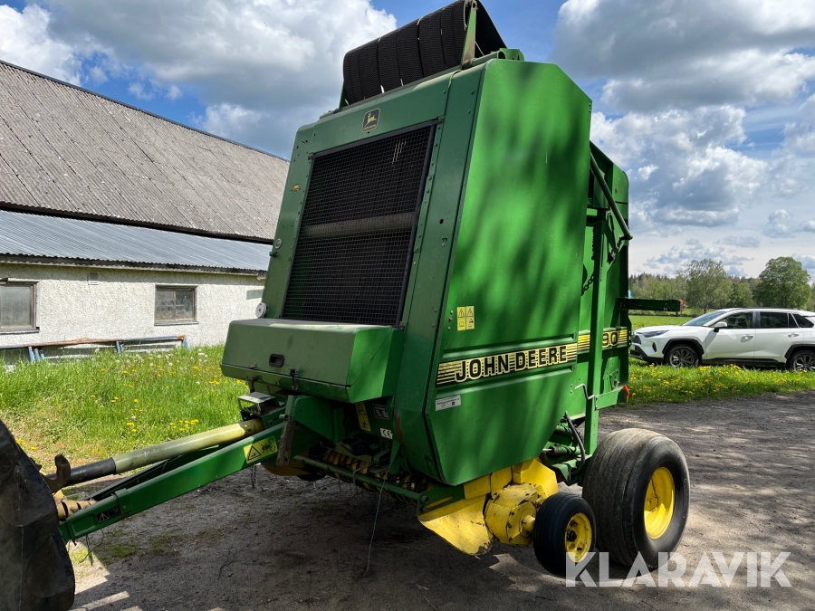 Rundbalspress John Deere 590