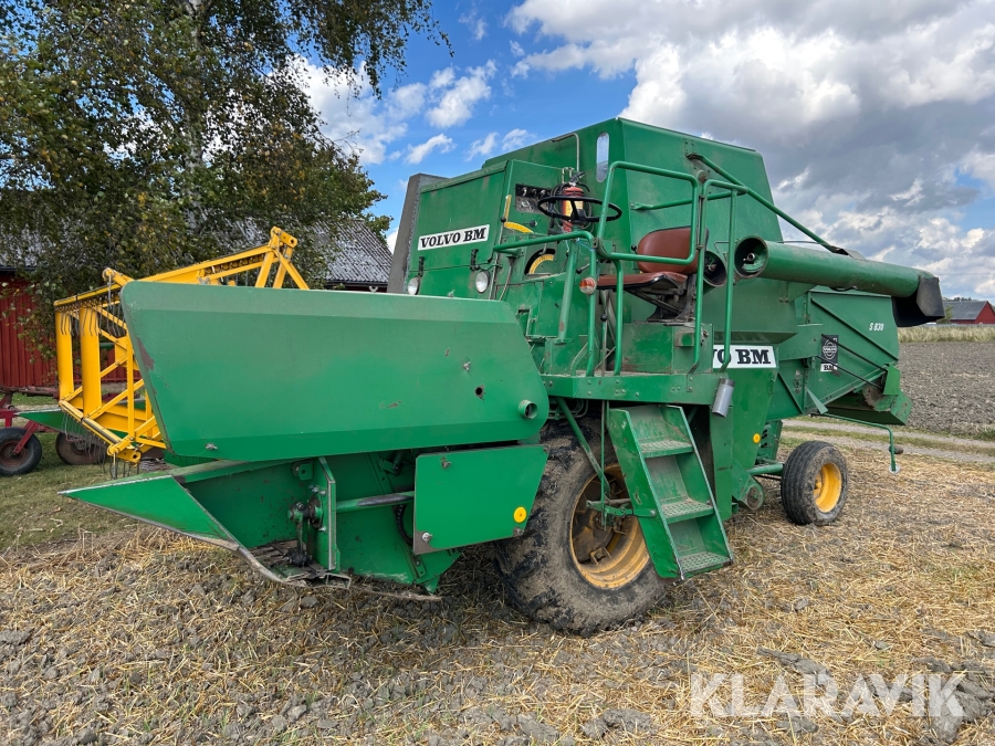 Skördetröska Volvo BM S830 9 ft