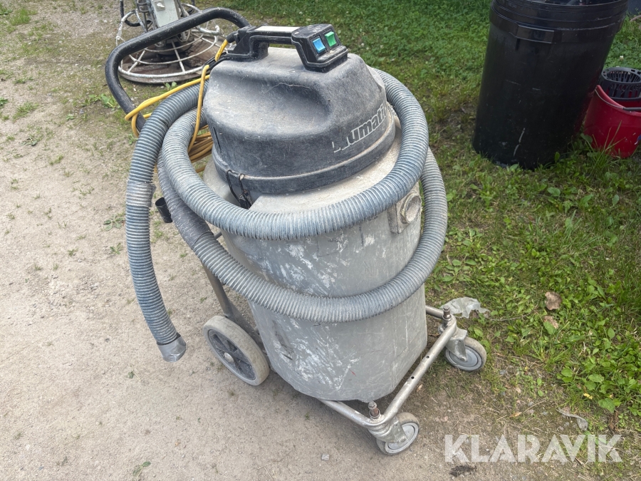 Våtsug med pump Numatic
