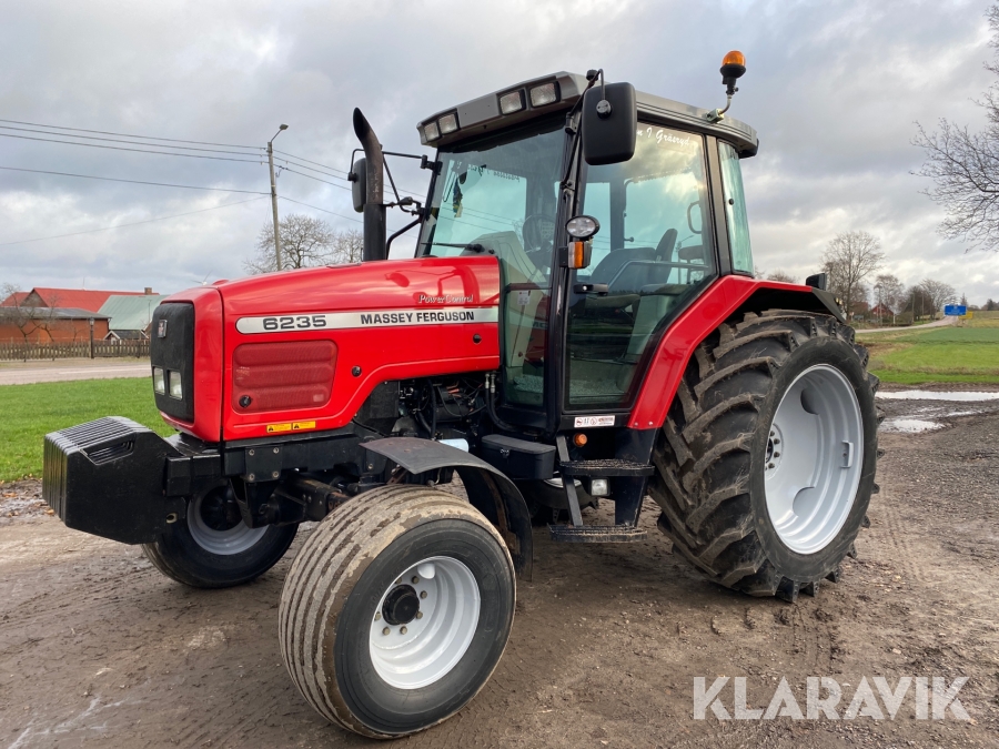 Traktor Massey Ferguson 6235
