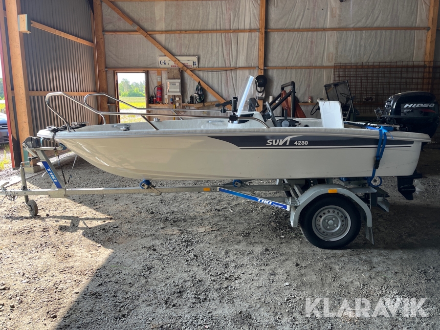 Motorbåt med trailer Suvi 4230