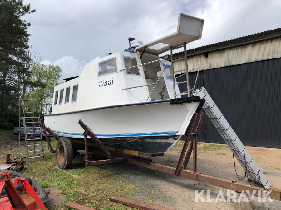 Båt f.d taxibåt, Reparationsobjekt