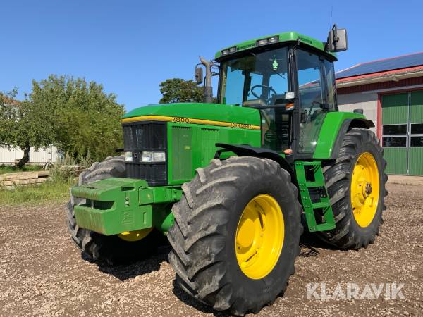 Traktor John Deere 7800