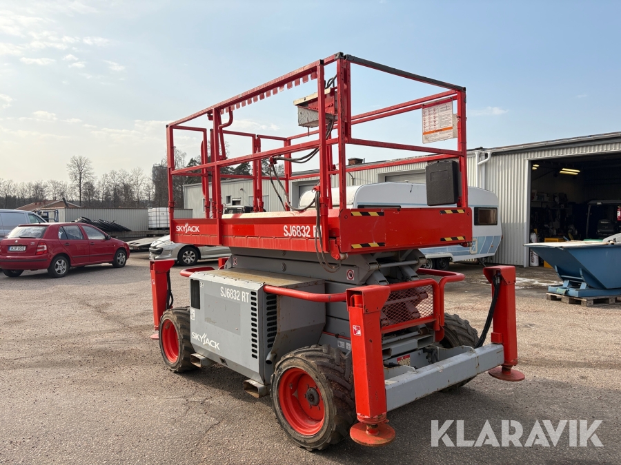 Dieseldriven Saxlift Skyjack SJ6832 RT