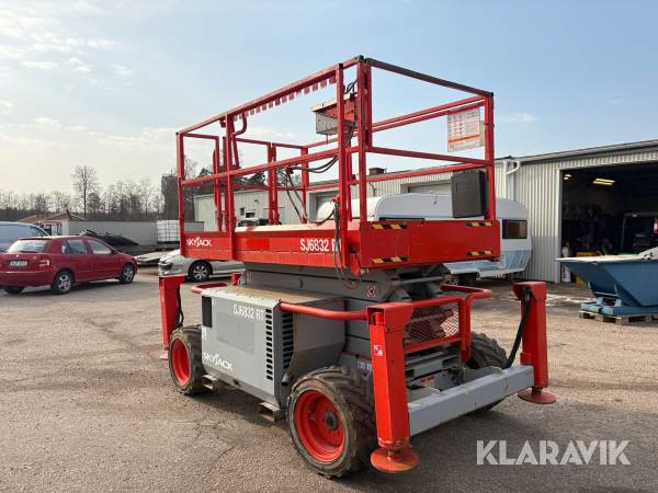 Dieseldriven Saxlift Skyjack SJ6832 RT