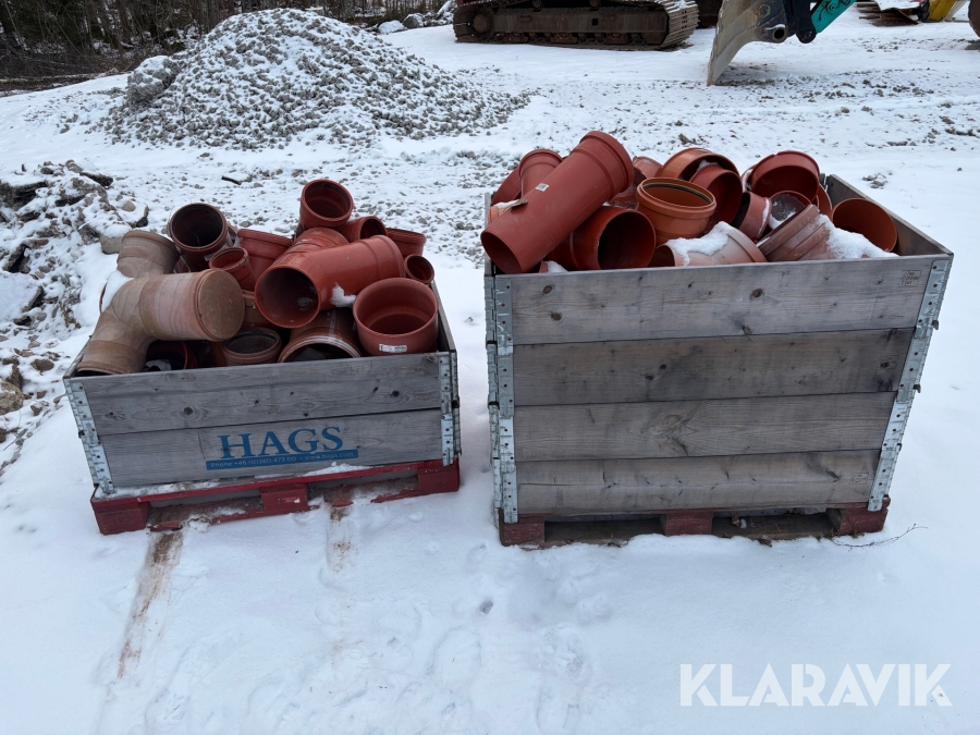 Parti med diverse rördelar