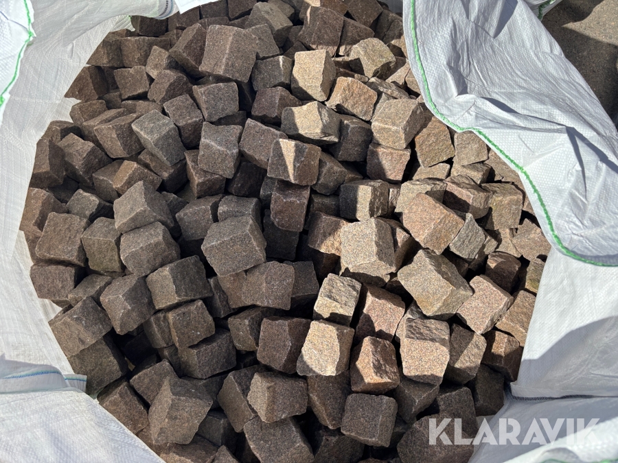 Mindre smågatssten röd ca 20 kvm