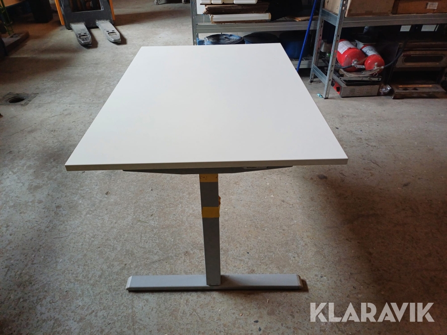 Höj- och sänkbart skrivbord
