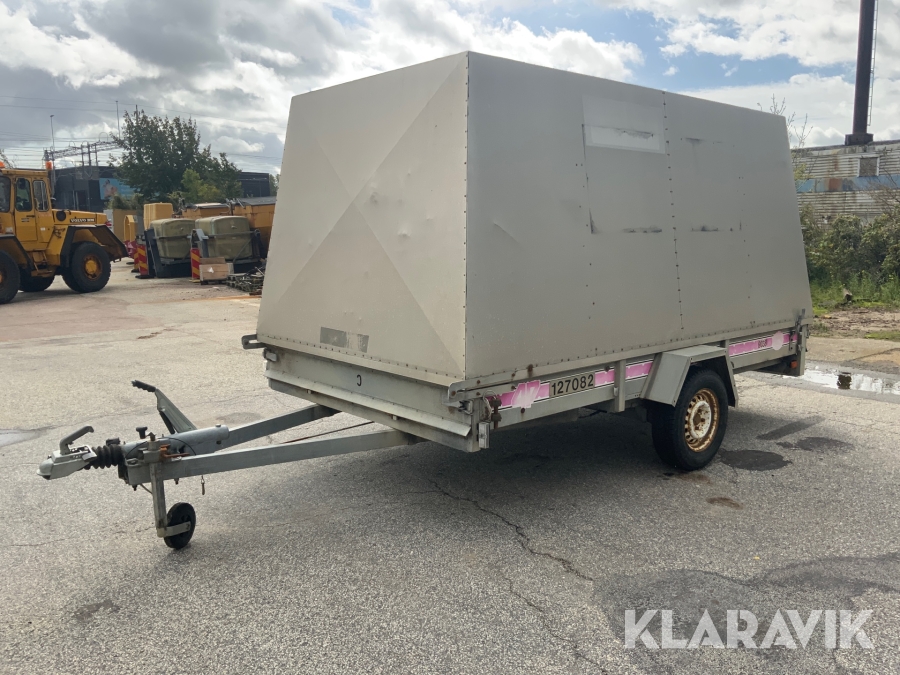 Släp TIAB 5810 med kåpa