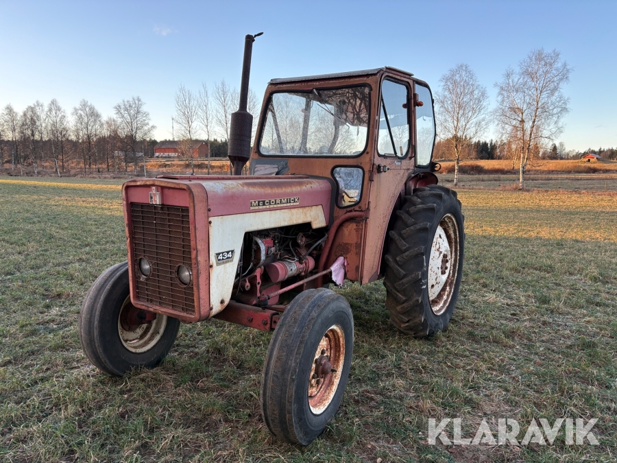 Traktor McCormick 434