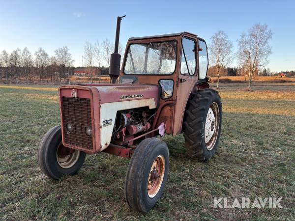 Traktor McCormick 434
