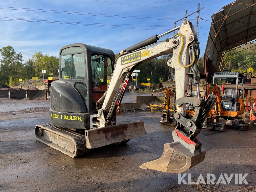 Grävmaskin Bobcat 425 EG med 2 skopor