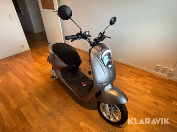 EU-moped Yadea C-Umi