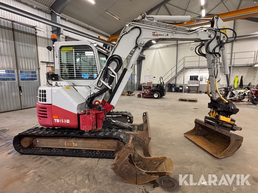 Grävmaskin Takeuchi TB153FR med rototilt och skopa
