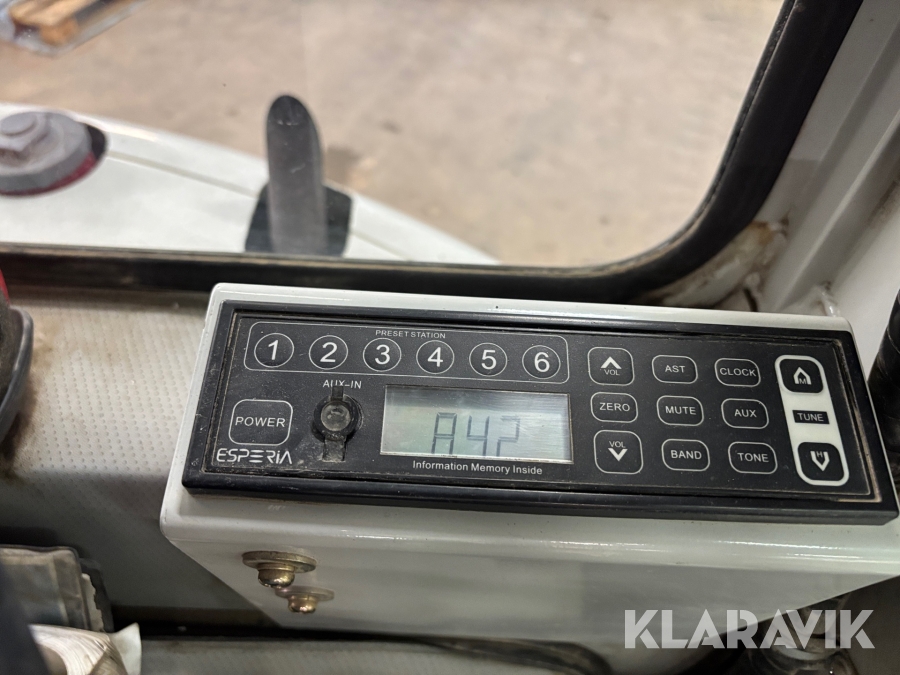 Grävmaskin Takeuchi TB153FR med rototilt och skopa