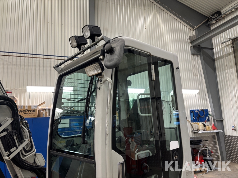 Grävmaskin Takeuchi TB153FR med rototilt och skopa