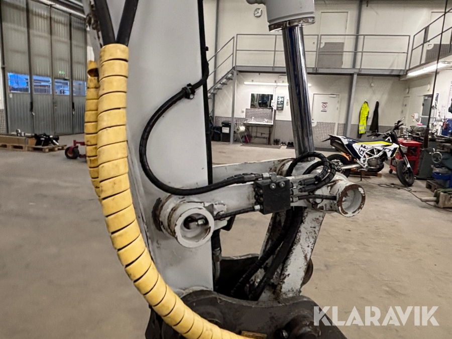 Grävmaskin Takeuchi TB153FR med rototilt och skopa