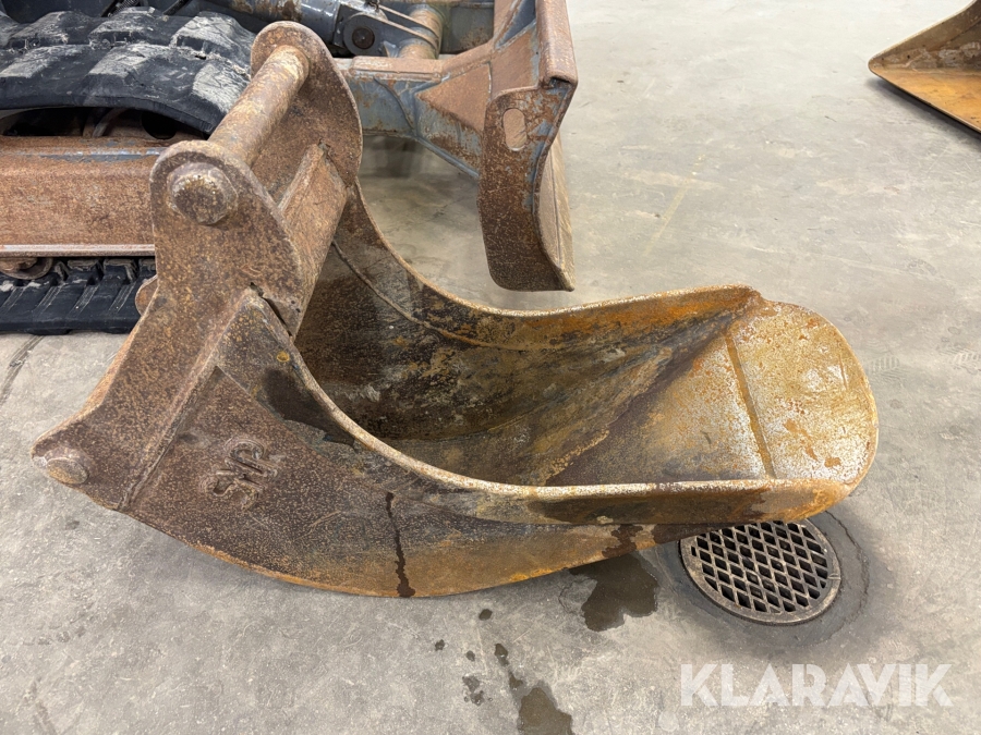 Grävmaskin Takeuchi TB153FR med rototilt och skopa