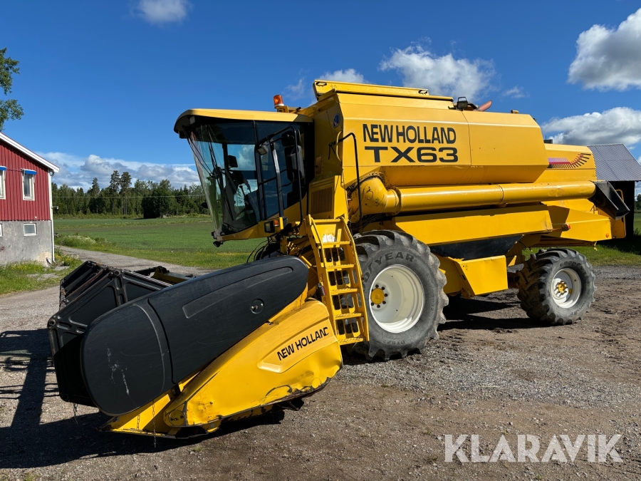 Skördetröska New Holland TX63 4WD med 20 fots skärbord