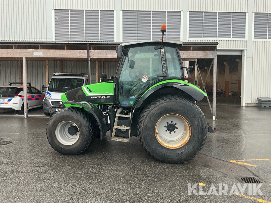 Traktor Deutz-Fahr Agrotron TTV 420 med frontlyft