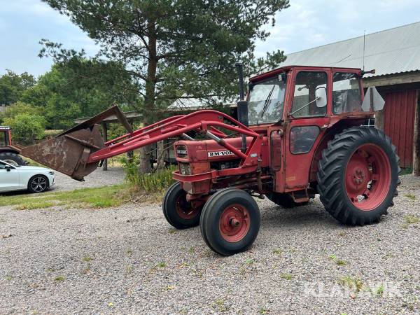 Traktor Volvo BM T 430 med frontlastare och servostyrning