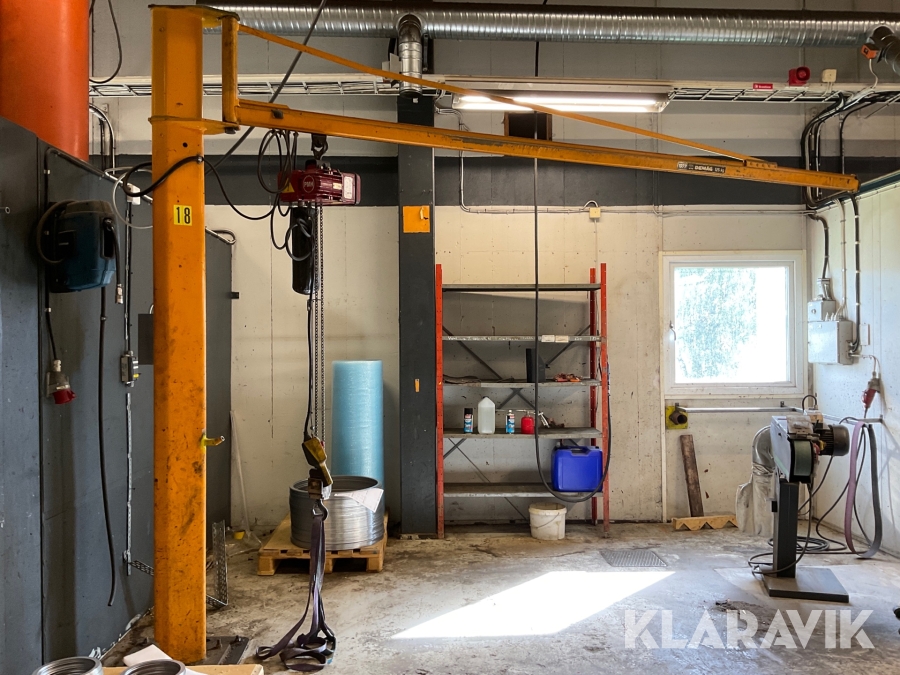 Pelarsvängkran Demag 125