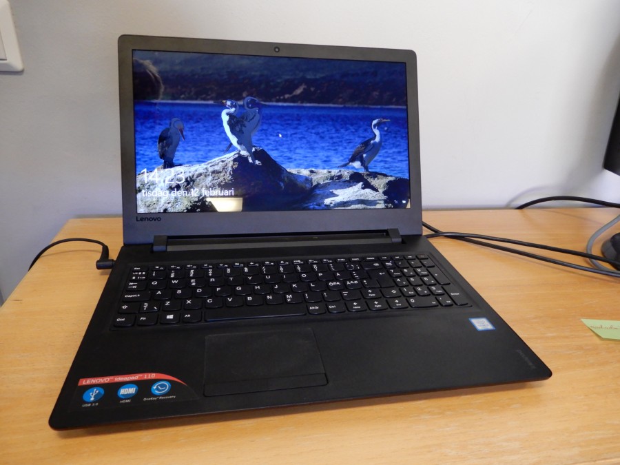Laptop Lenovo 15 tum