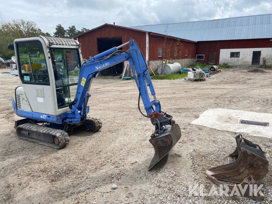 Grävmaskin Nagano N17 med redskap