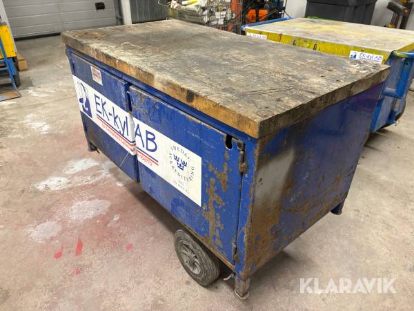 Arbetsbänk på hjul