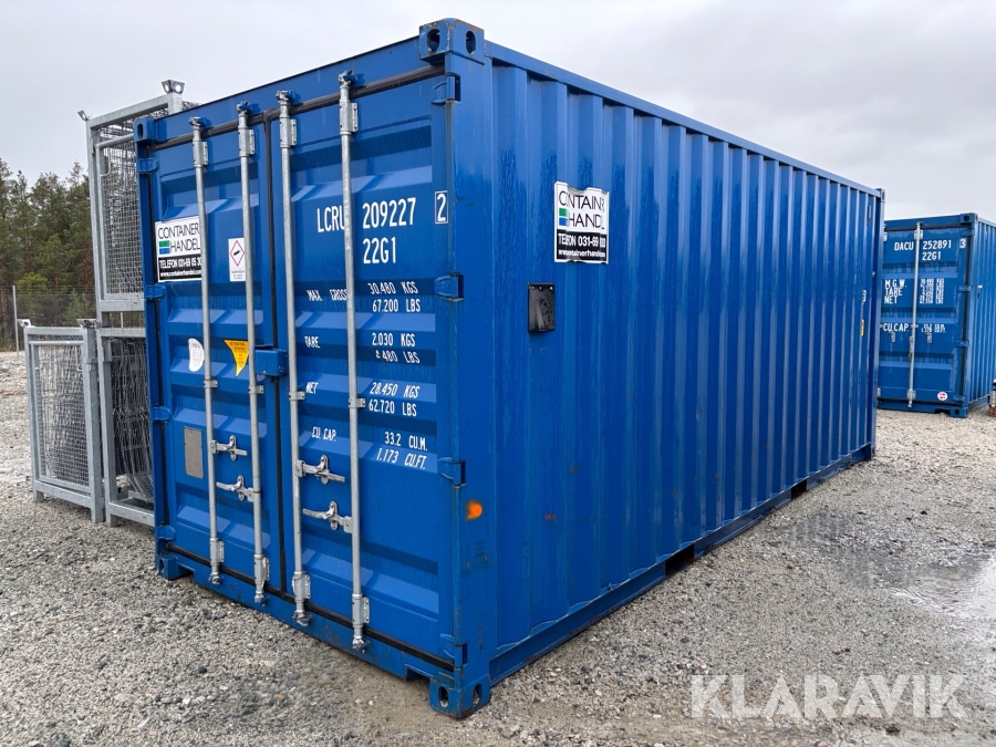 Container isolerad med hyllsystem