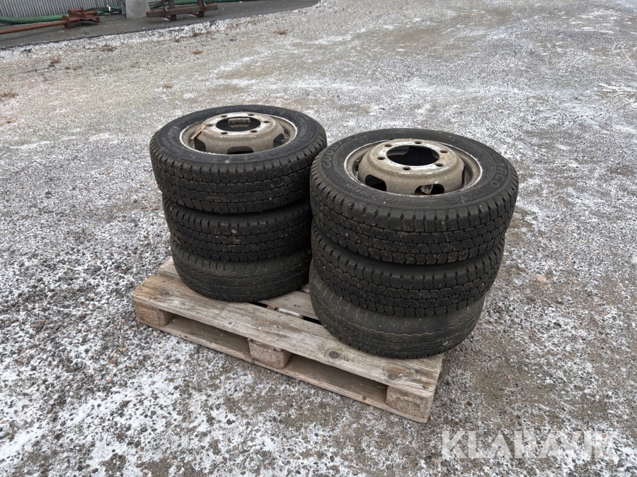 Däck Good Year/ Hankook 195/70R15c 6st