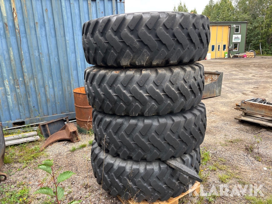 Entreprenaddäck Bridgestone 17.5R25. 4st