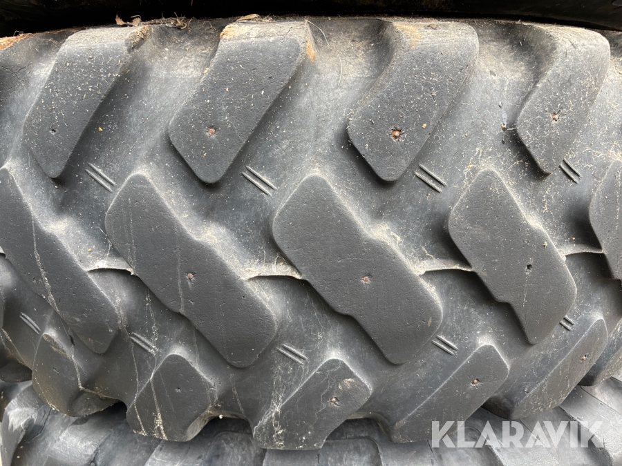 Entreprenaddäck Bridgestone 17.5R25. 4st