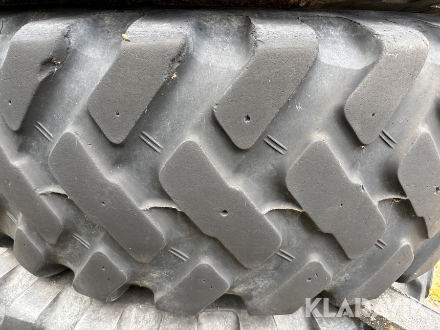 Entreprenaddäck Bridgestone 17.5R25. 4st