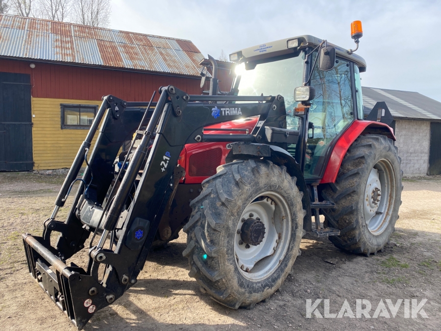 Traktor Massey Ferguson 4355-4 med lastare