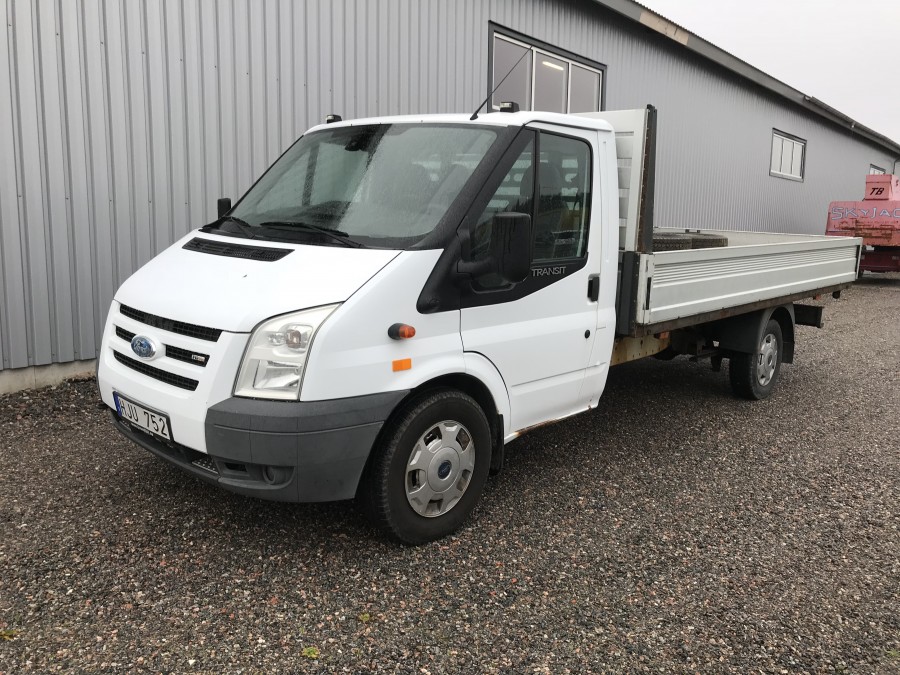 Ford Transit, Bakhjulsdriven med Långt Flak