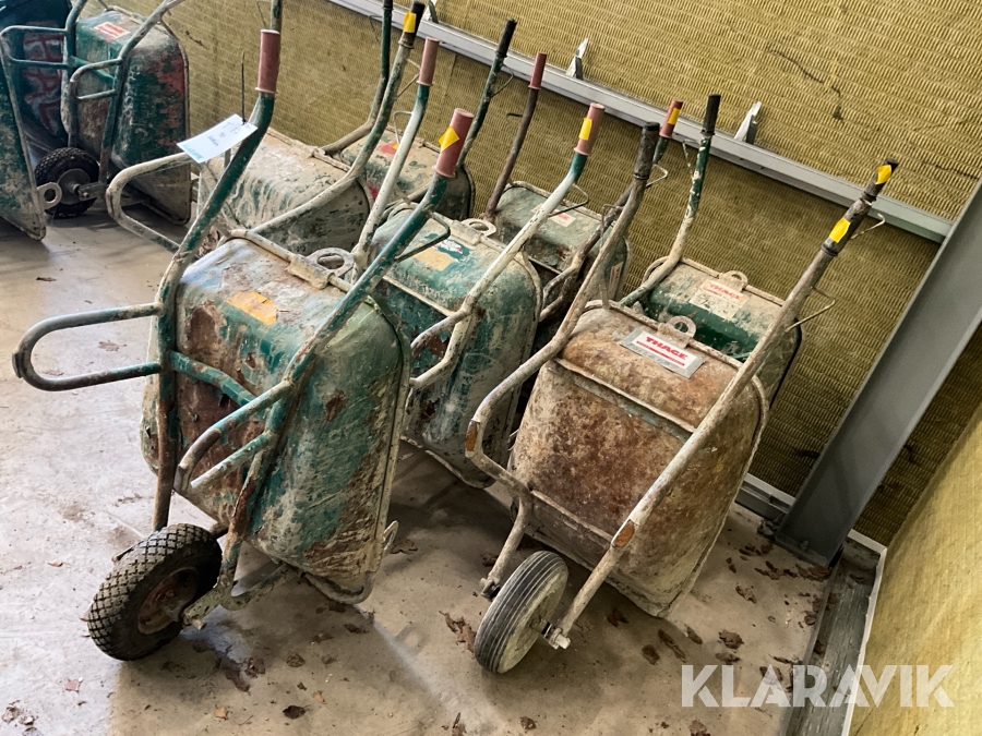 Murbrukskärra med lyftöron Hörby Bruk Murbrukskärra 7st