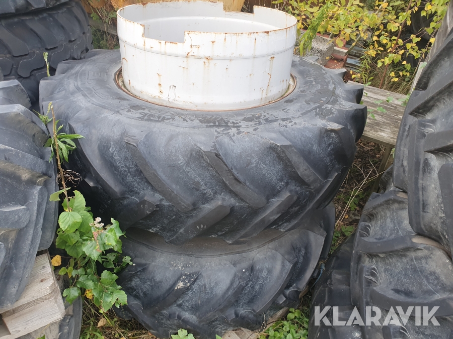 Dubbelmontage Goodyear 16.9R28