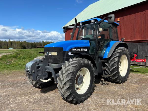 Traktor New Holland TM125