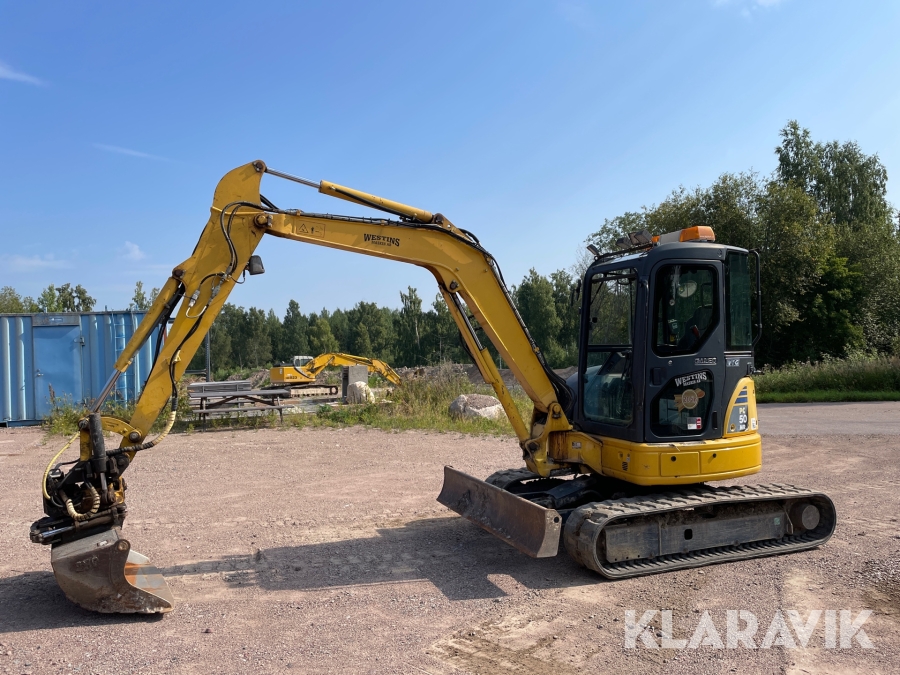 Grävmaskin Komatsu PC50 MR-2 med redskap och tiltrotator